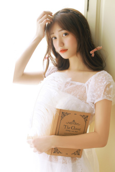 老汉在瓜棚玩两个偷瓜女